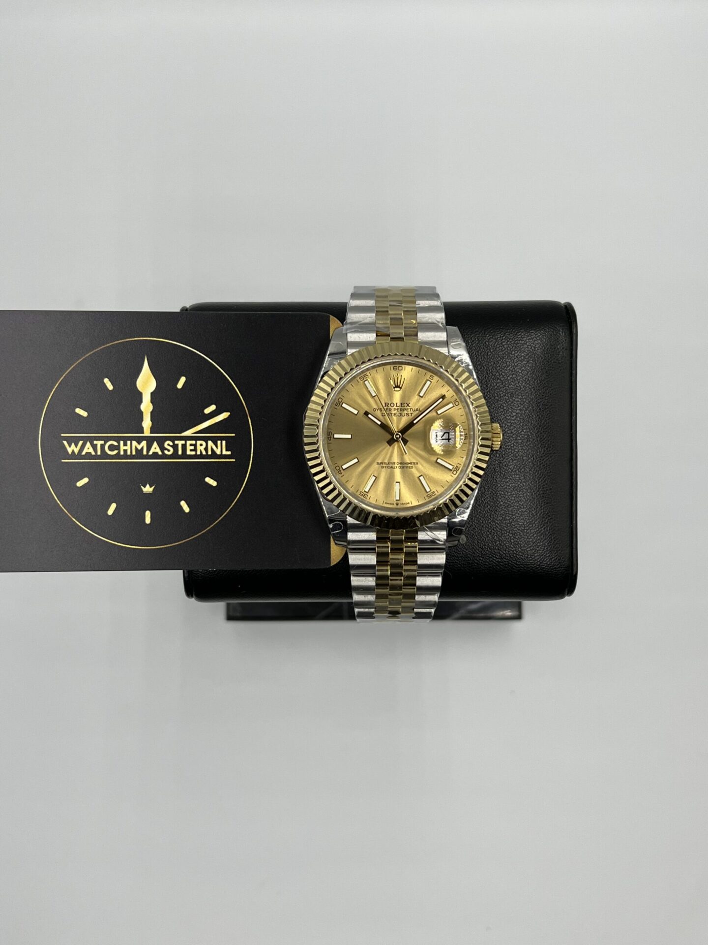 F2192774-98C0-4723-BF75-754928BA1B10